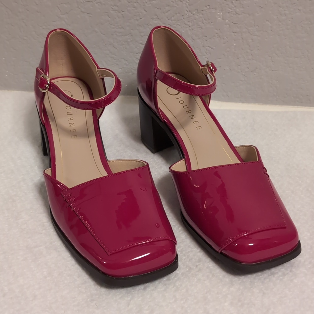 Brand New! Journee Collection Red Patent Square Toe Block Heel - Picture 2 of 5